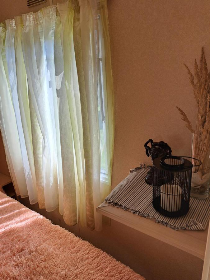 Lini Guest House นีซา ภายนอก รูปภาพ