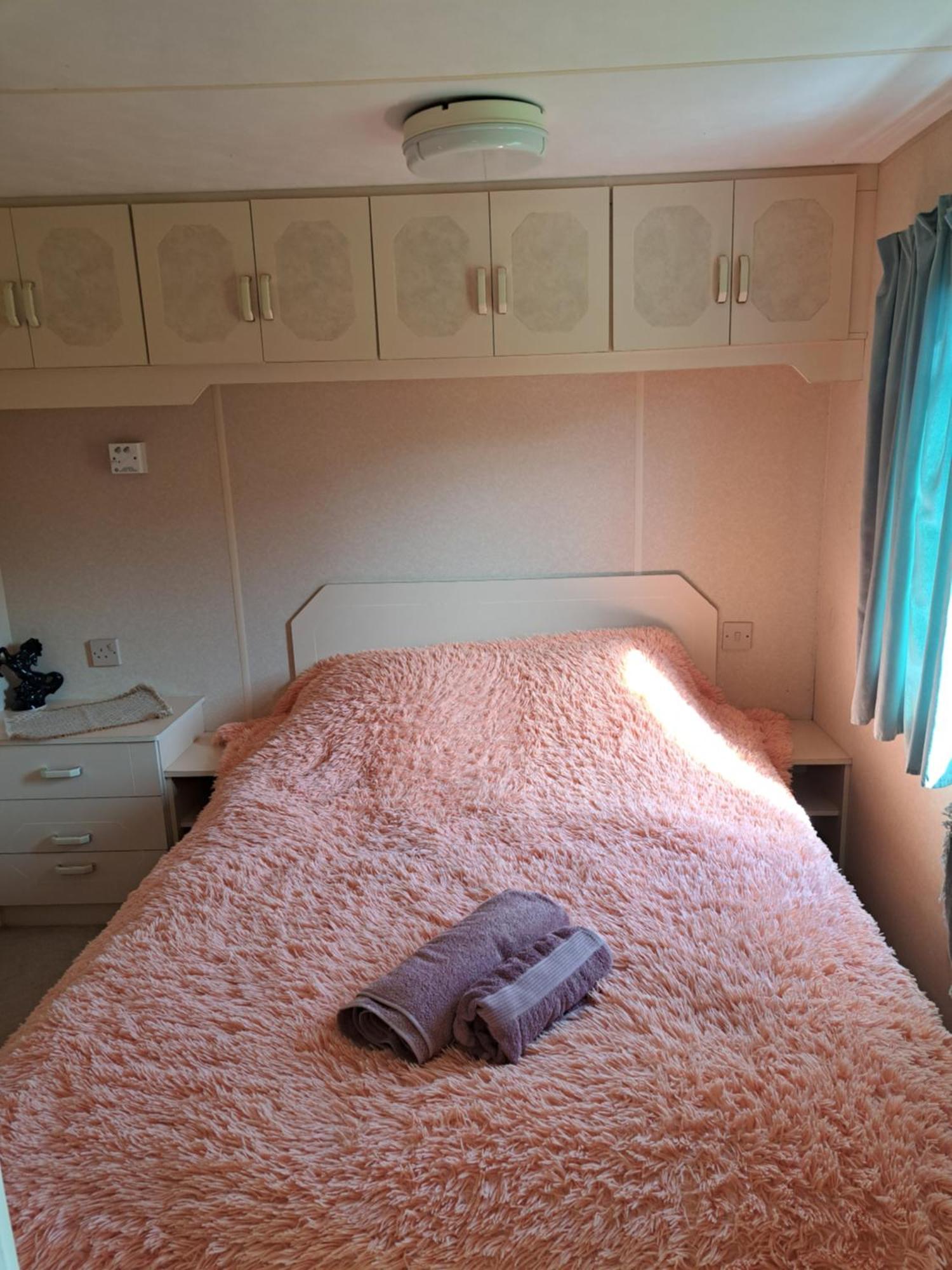 Lini Guest House นีซา ภายนอก รูปภาพ